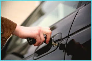 Baltimore Master Locksmith Baltimore, MD 410-454-0046 - car-door-unlocking